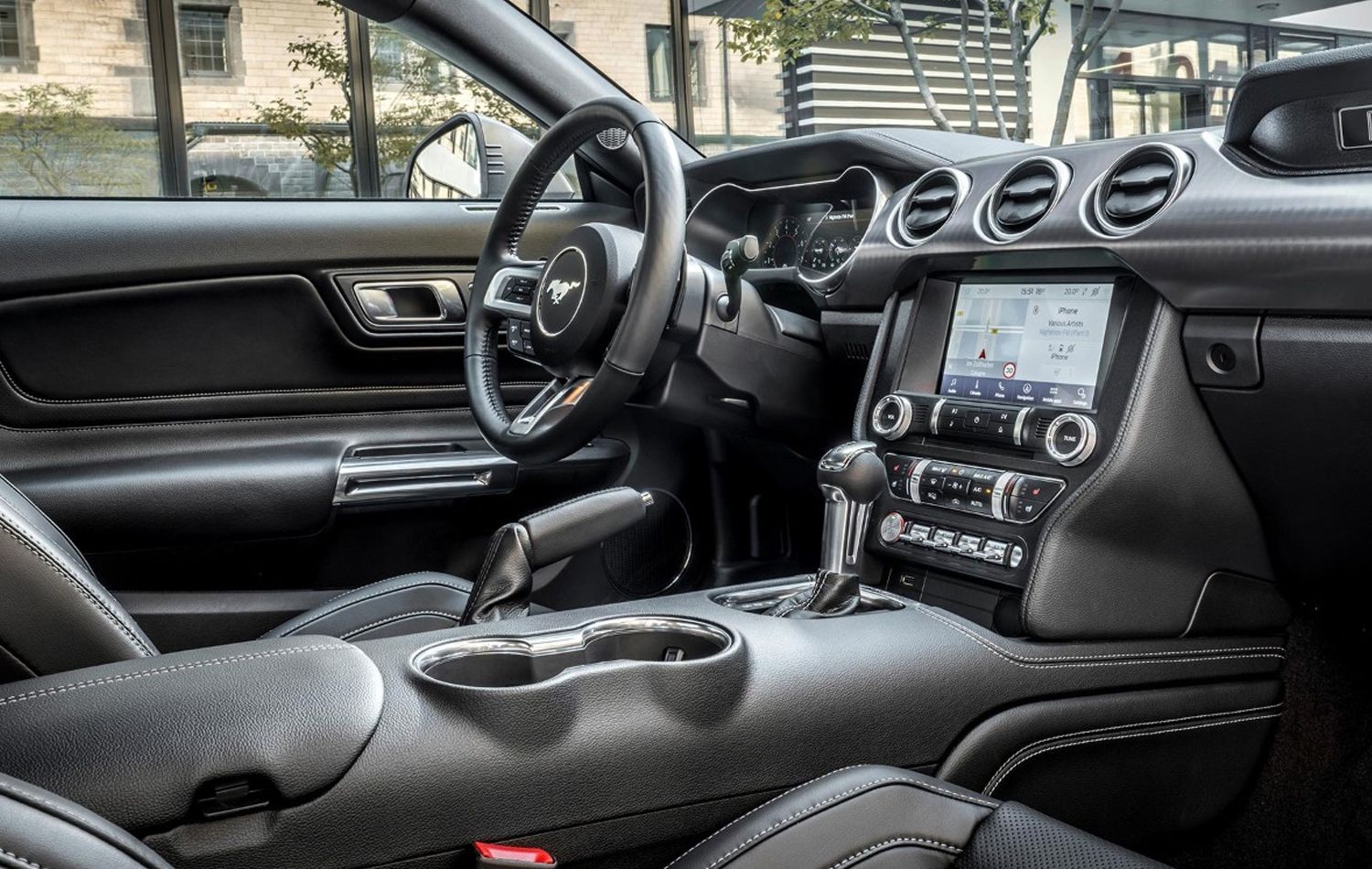 Ford Mustang - Image 5